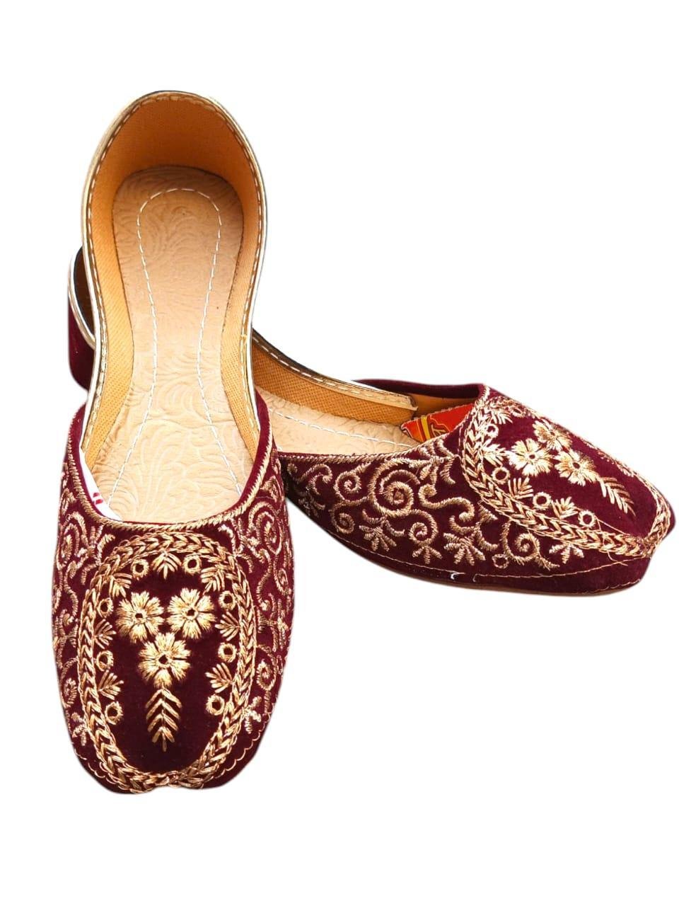 992-135-558292-product-1 Women Velvet Khussa with Gold Thread Work - Image 1